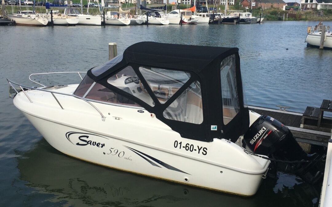 Saver 590 Cabin cruiser met Suzuki DF 100pk incl Pega comfort kanteltrailer / VERKOCHT